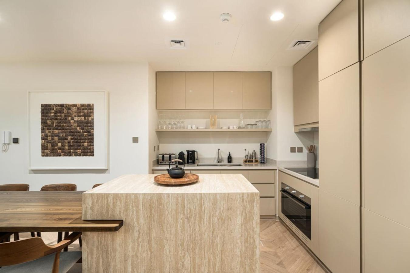 Seraya 6 - 4br - Private Hot Tub - Bar Island Apartment *